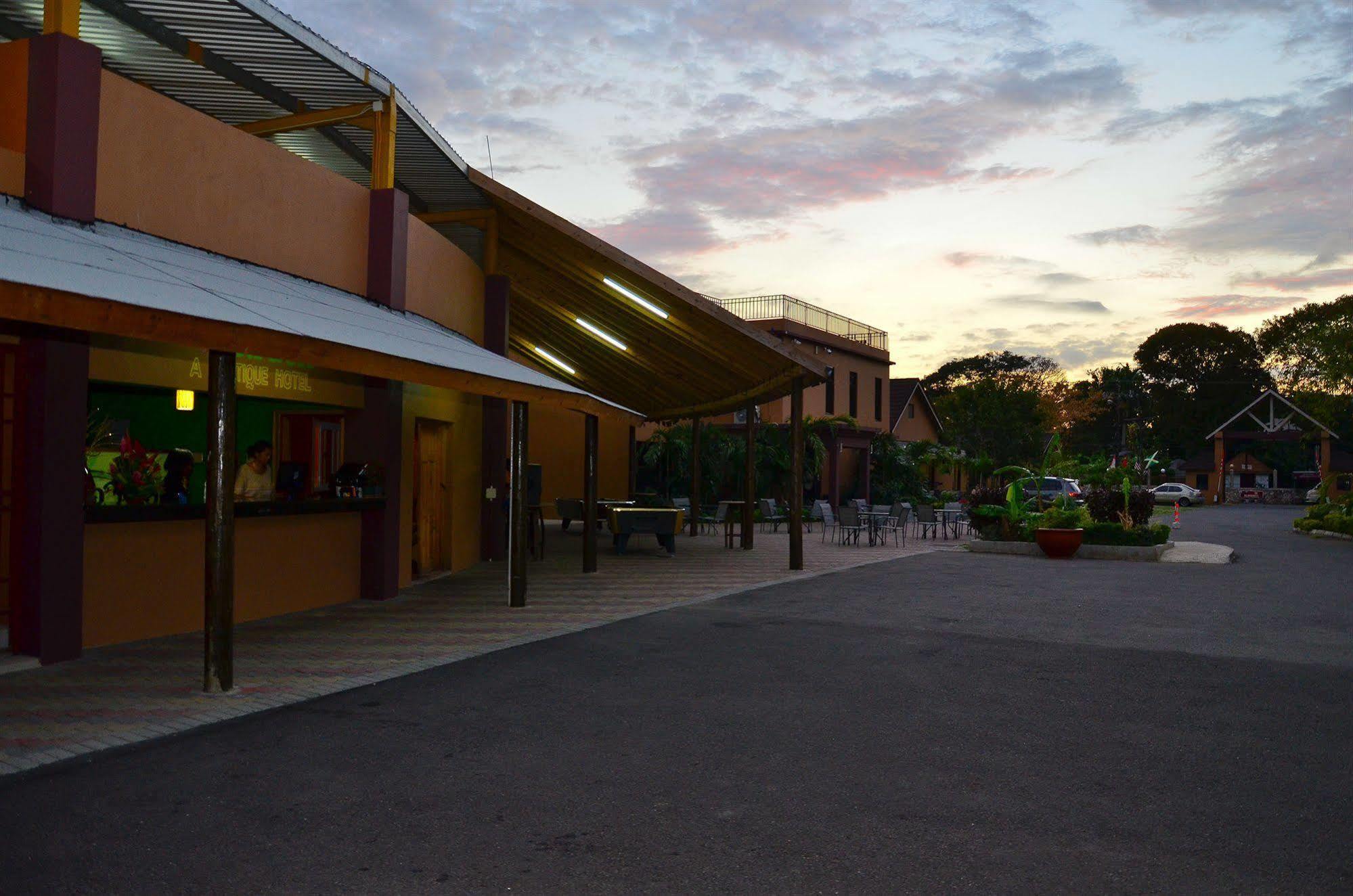Donway, A Jamaican Style Village Montego Bay Dış mekan fotoğraf
